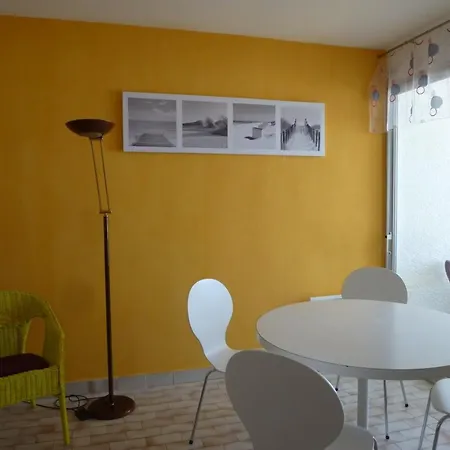 Deux-pieces Renove Face Avec Parking, 4 Pers - Fr-1-750-100 Apartment