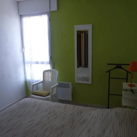 Apartment Deux-pieces Renove Face Avec Parking, 4 Pers - Fr-1-750-100 Canet-en-Roussillon